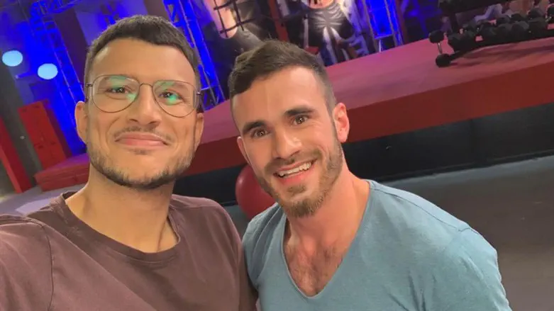 יעקב שפיזאדה ומנחה התכנית אסי עזר