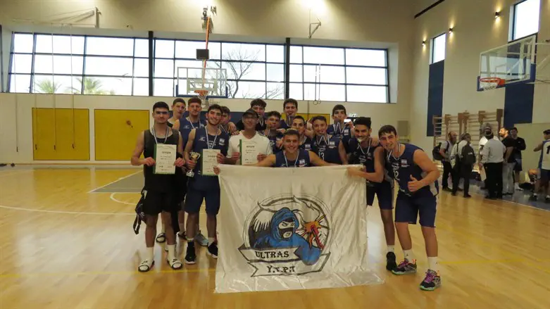 ישיבת אמית כפר גנים - אלופת הישיבות התיכוניות בכדורסל