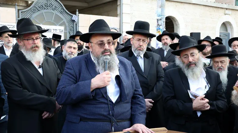 יוסי אליטוב מספיד את אביו הרב שמעון