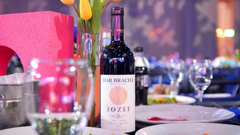 יין על כל שולחן