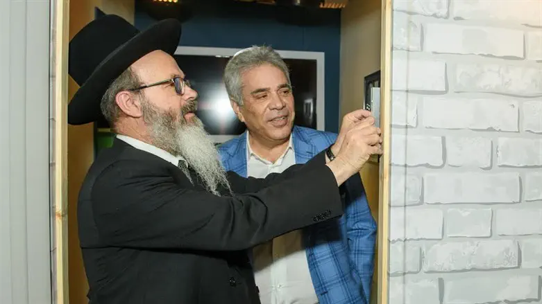 מנכ"ל תדיראן משה ממרוד והרב מיכה הלוי