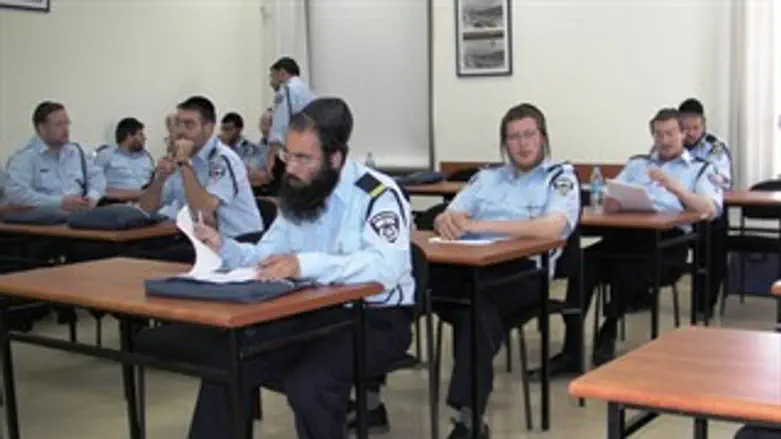 חרדים במשטרה. מחזור ראשון