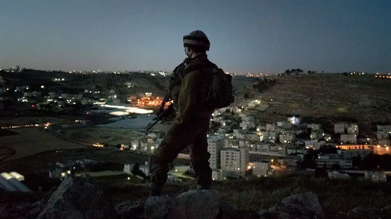 Солдат ЦАХАЛ у Хеврона (файл)
