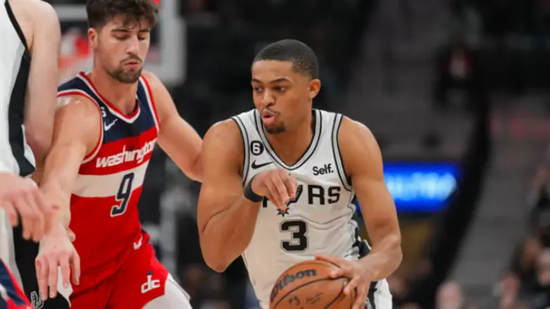 אבדיה הלילה מול סן אנטוניו