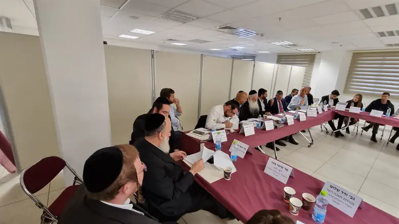 פרוש ומלכיאלי בהעברת הסמכויות