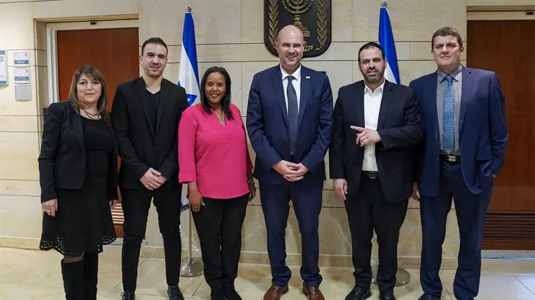 חברי ועדת האתיקה עם יו"ר הכנסת