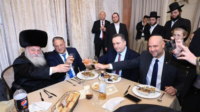 אמיר אוחנה, ישראל כץ ואיתמר בן גביר בשמחה