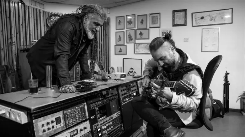 מוש בן ארי ואביב בכר