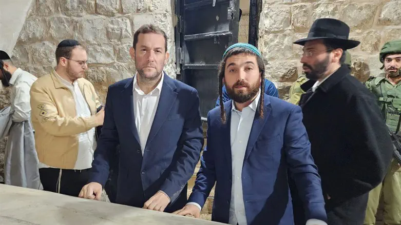יוסי דגן וצבי סוכות