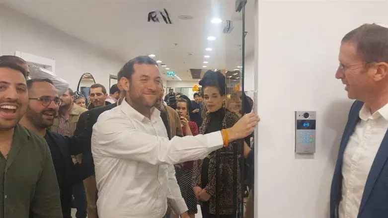 בתמונה: ראש מועצת שומרון יוסי דגן ויור ברוכין מיטל בן יוסף. בחנוכת המתחם