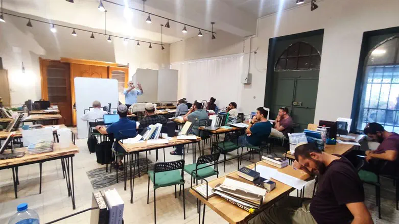 הרב פוטש בבית מדרש בבית אורות