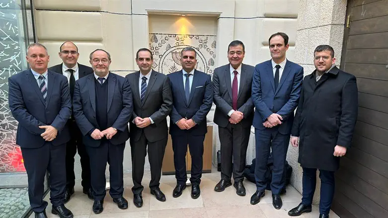 השר סופר במפגש עם ראשי הארגונים היהודיים בצרפת