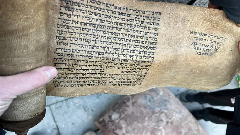 אחיו של ראש הקהילה ביקש להעביר את הממצאים לאיסטנבול