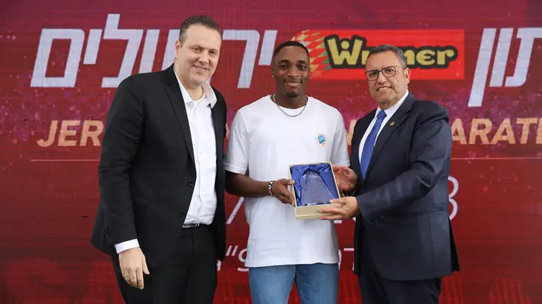 אפריפה עם השר זוהר וראש העיר ליאון