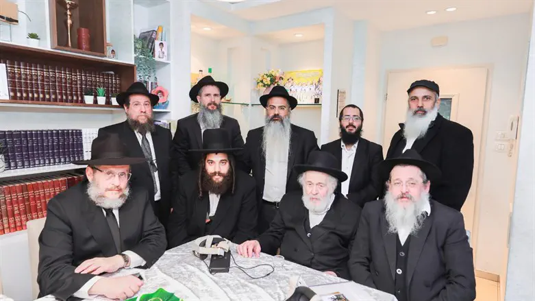 מציגים את המיזם