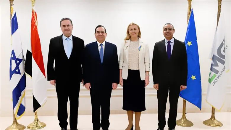 ישראל כץ ובכירים במצרים