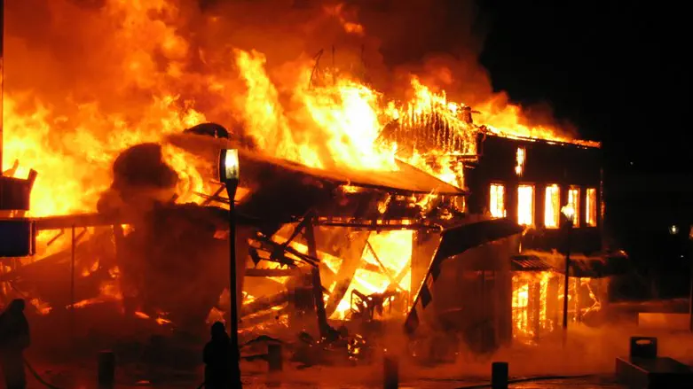 Building fire (illustrative)