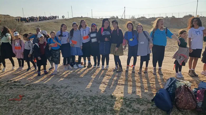 שיחזור השרשרת האנושית