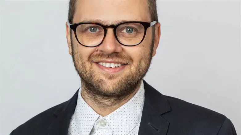 Надав Штраухлер