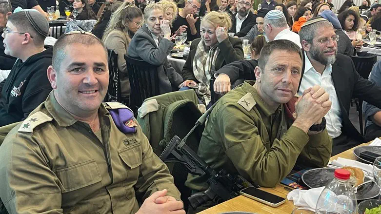 תא"ל אבי בלוט מתגייס למען בניה פרץ