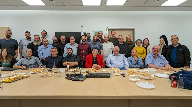 סטרוק עם המנהלים