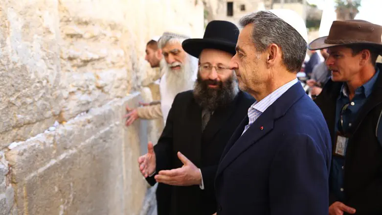 סרקוזי בביקור בכותל המערבי