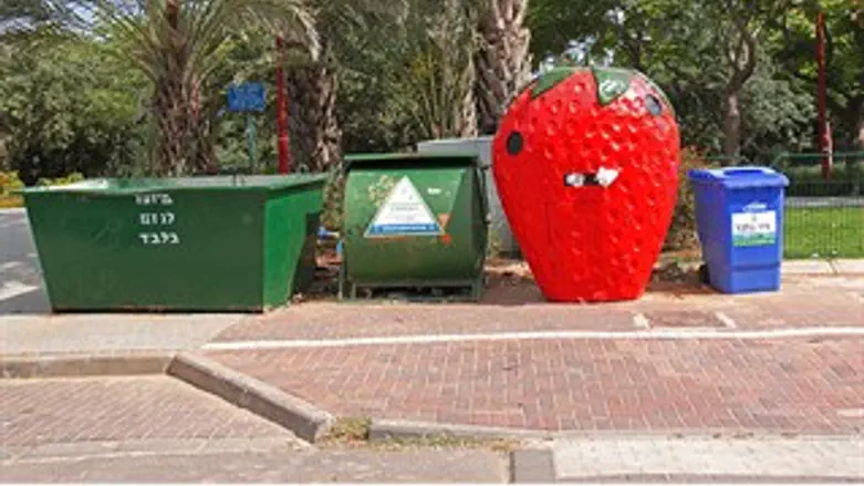 התות משתלב בנוף הכללי