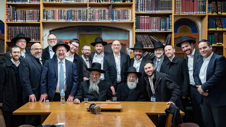 רבני AISH אצל הרב יעקב הלל והרב גמליאל רבינוביץ'