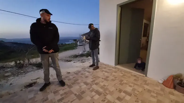 זרעו בהלה באזור רגיש ביטחונית. הפשיטה על בתי התושבים ביצהר