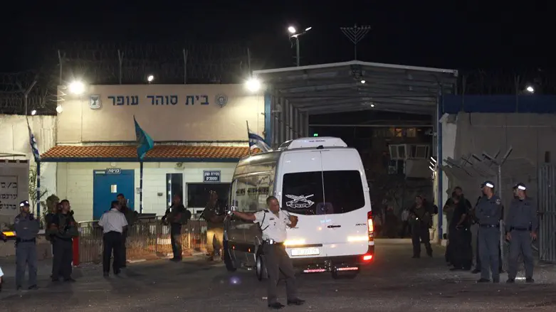 מעצר מנהלי. כלא עופר