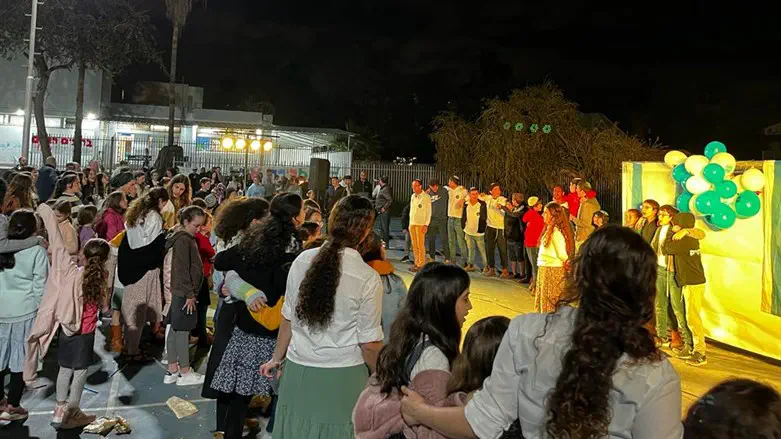 מזמינים את כולם לשלוח את הילדים