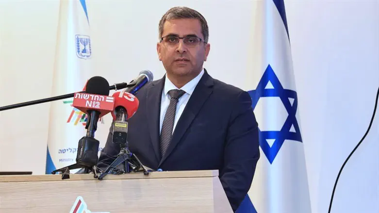 השר אופיר סופר