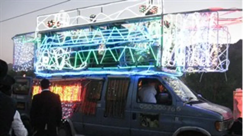 הכנסת ספר התורה