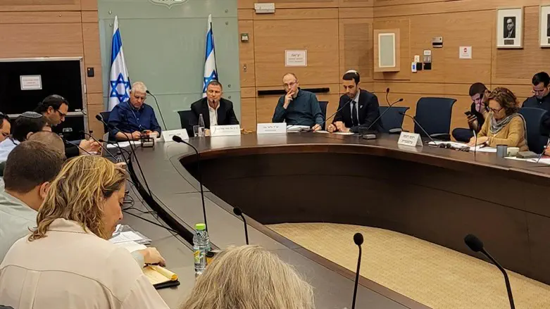 הדיון בוועדת חוץ וביטחון