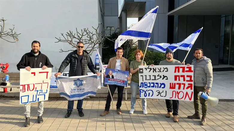 Протестующие у дома Эхуда Барака