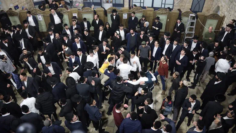 ריקודים במירון