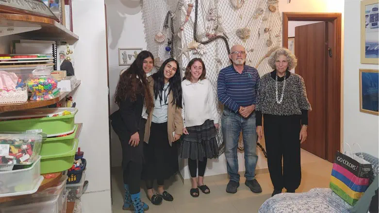 חניכות בני עקיבא מחלקות משלוחי מנות