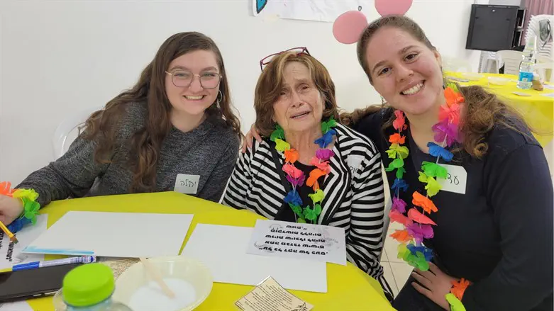 בנות אולפנת הדר גנים