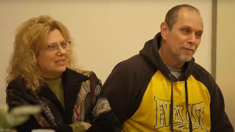 משתתפים במפגש עם הרב אליהו 