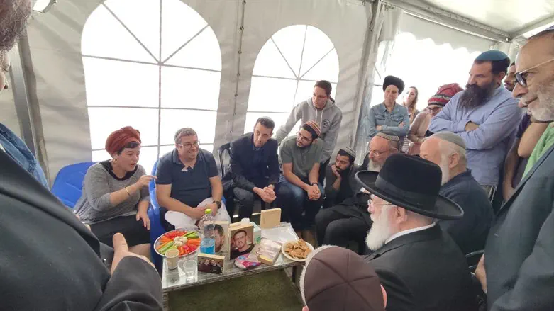 הרב יעקב שפירא אצל משפחת יניב