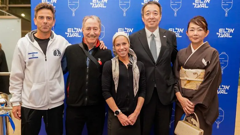 דויטש עם שגריר יפן