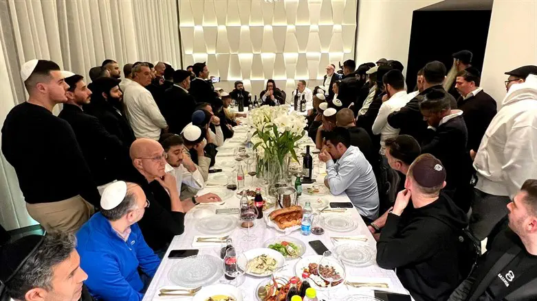 הרב פיטו בשיעורו