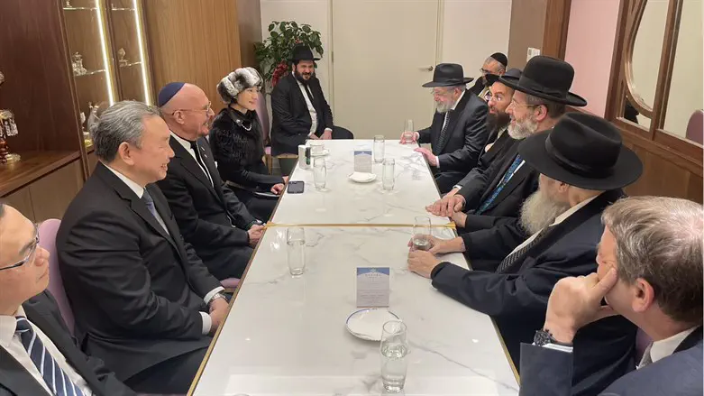 Rabbi Lau's visit