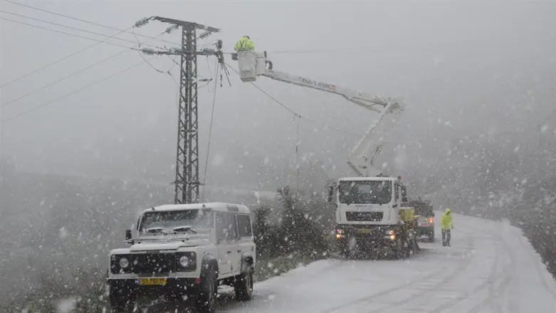 Fixing power cables in Samaria