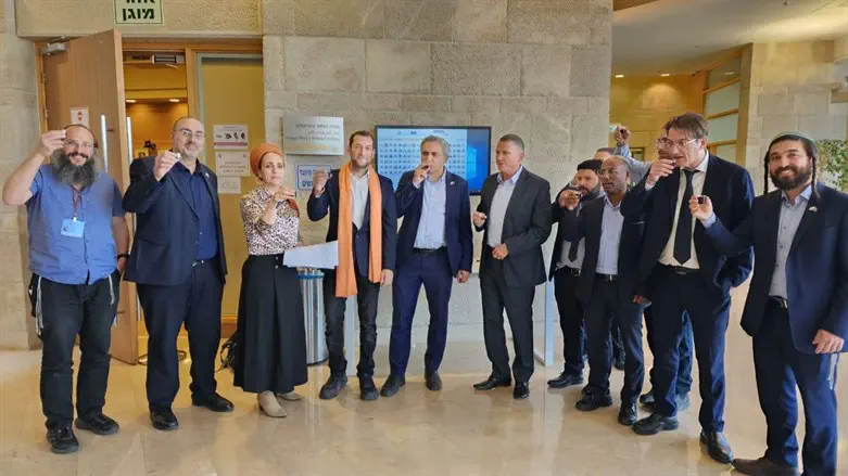 חברי הכנסת עם אנשי השומרון 