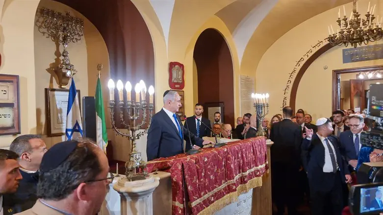 Биньямин Нетаньяху в синагоге в Риме