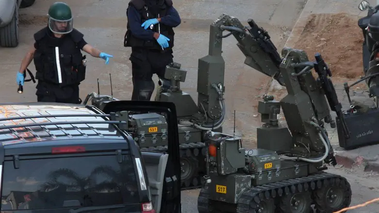 )Sappers neutralize suspicious object