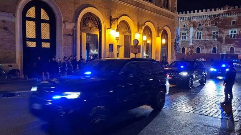 Netanyahu's convoy leaves the Colosseum