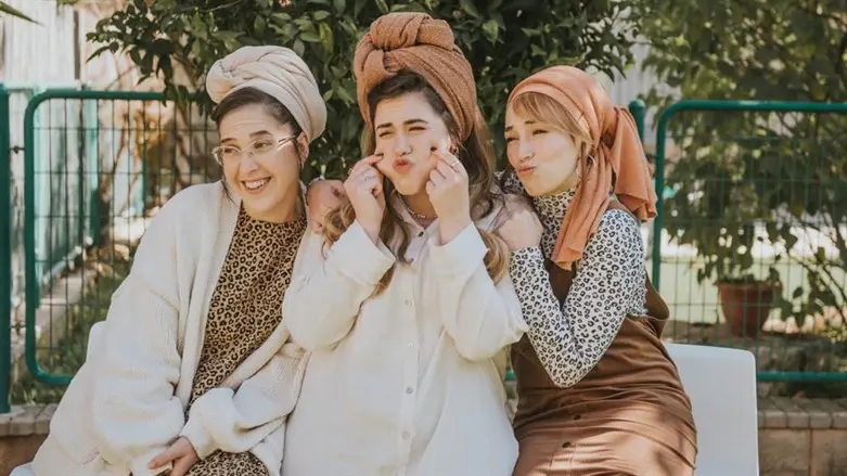 רותם רייף, חני ריץ' ושרי תורג'מן