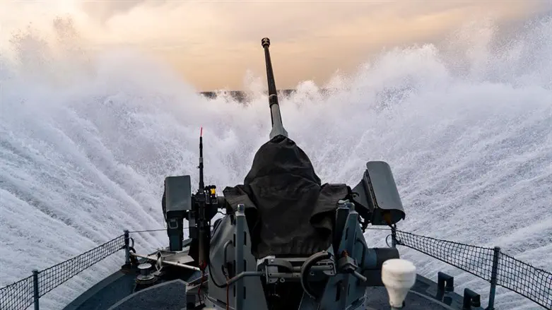 תותח טייפון של חיל הים